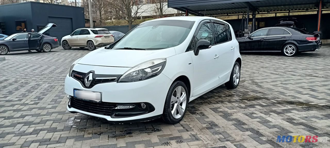 2015' Renault Scenic photo #2