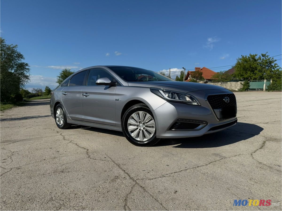 2016' Hyundai Sonata photo #2