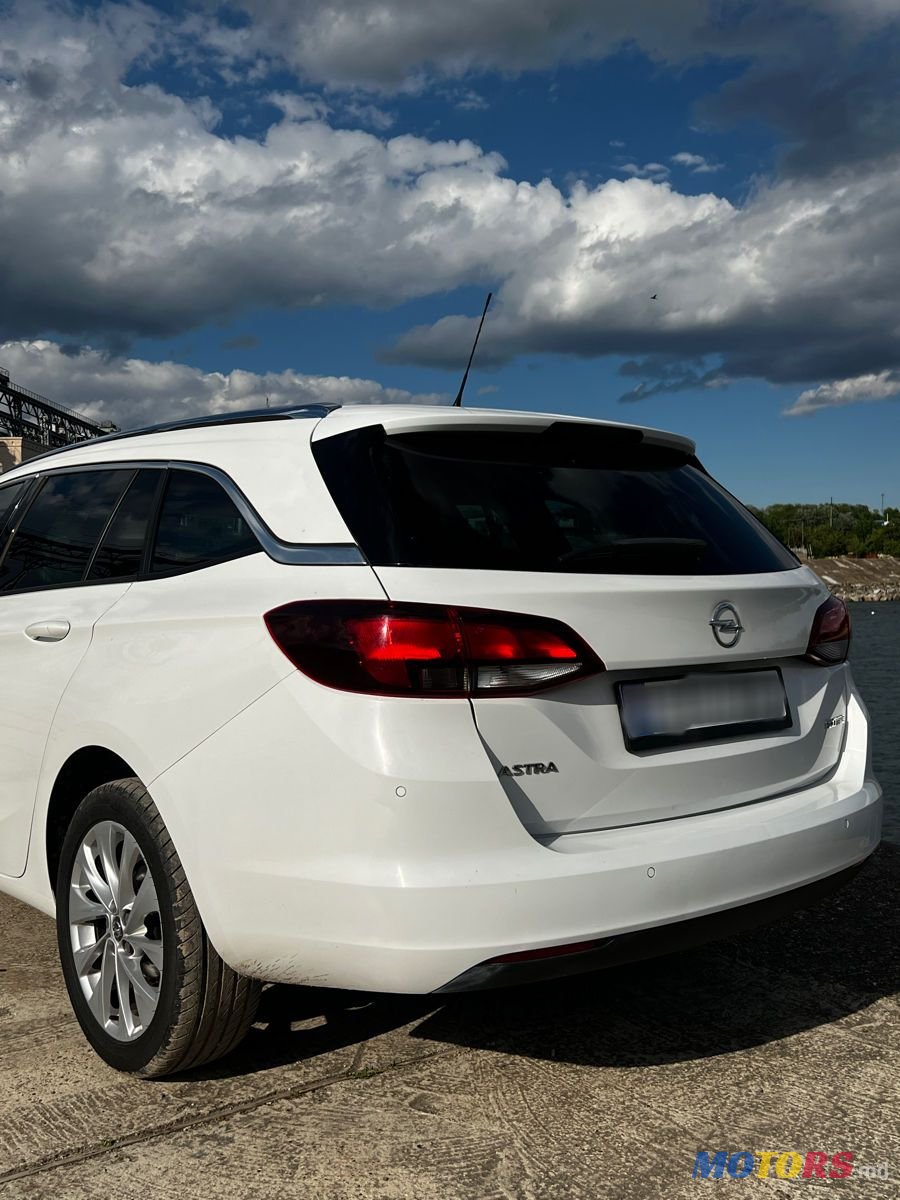 2018' Opel Astra photo #4