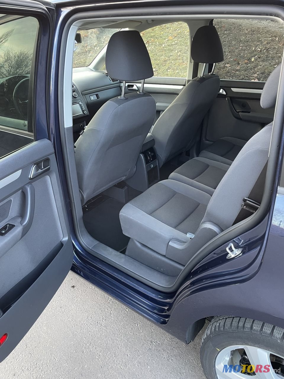 2014' Volkswagen Touran photo #4