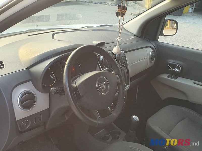 2015' Dacia Lodgy photo #5