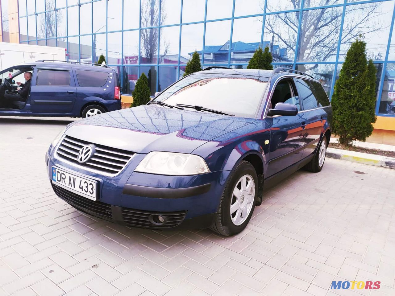 2001' Volkswagen Passat photo #1