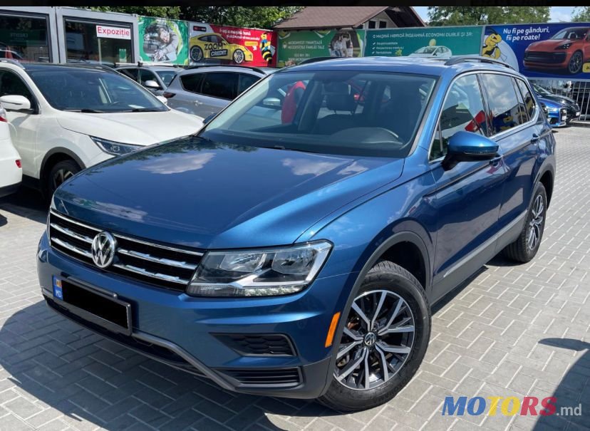 2020' Volkswagen Tiguan photo #1