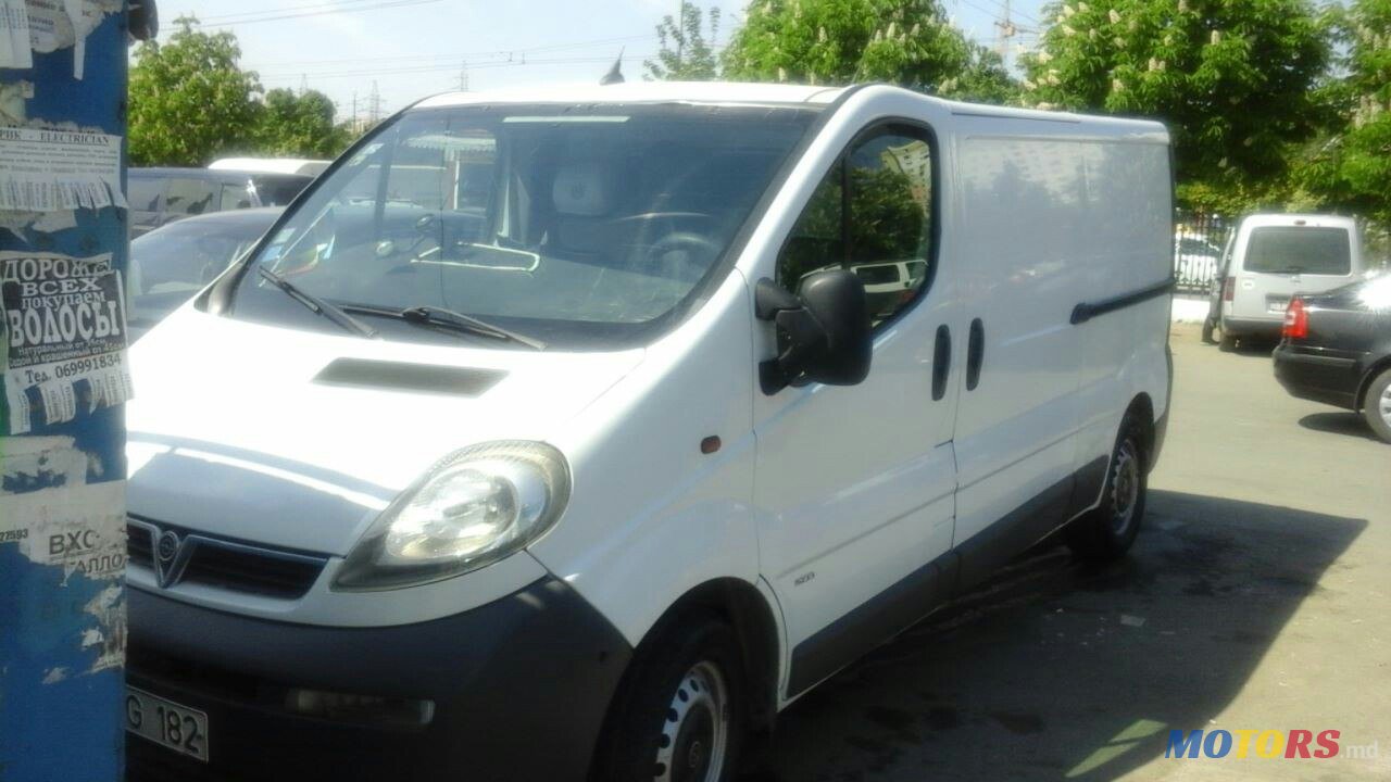 2003' Opel Vivaro photo #1
