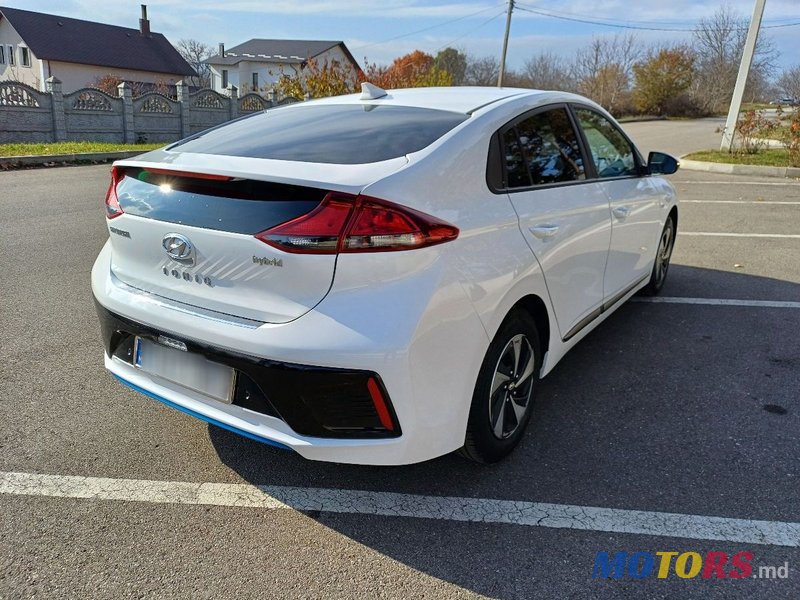 2019' Hyundai Ioniq photo #5