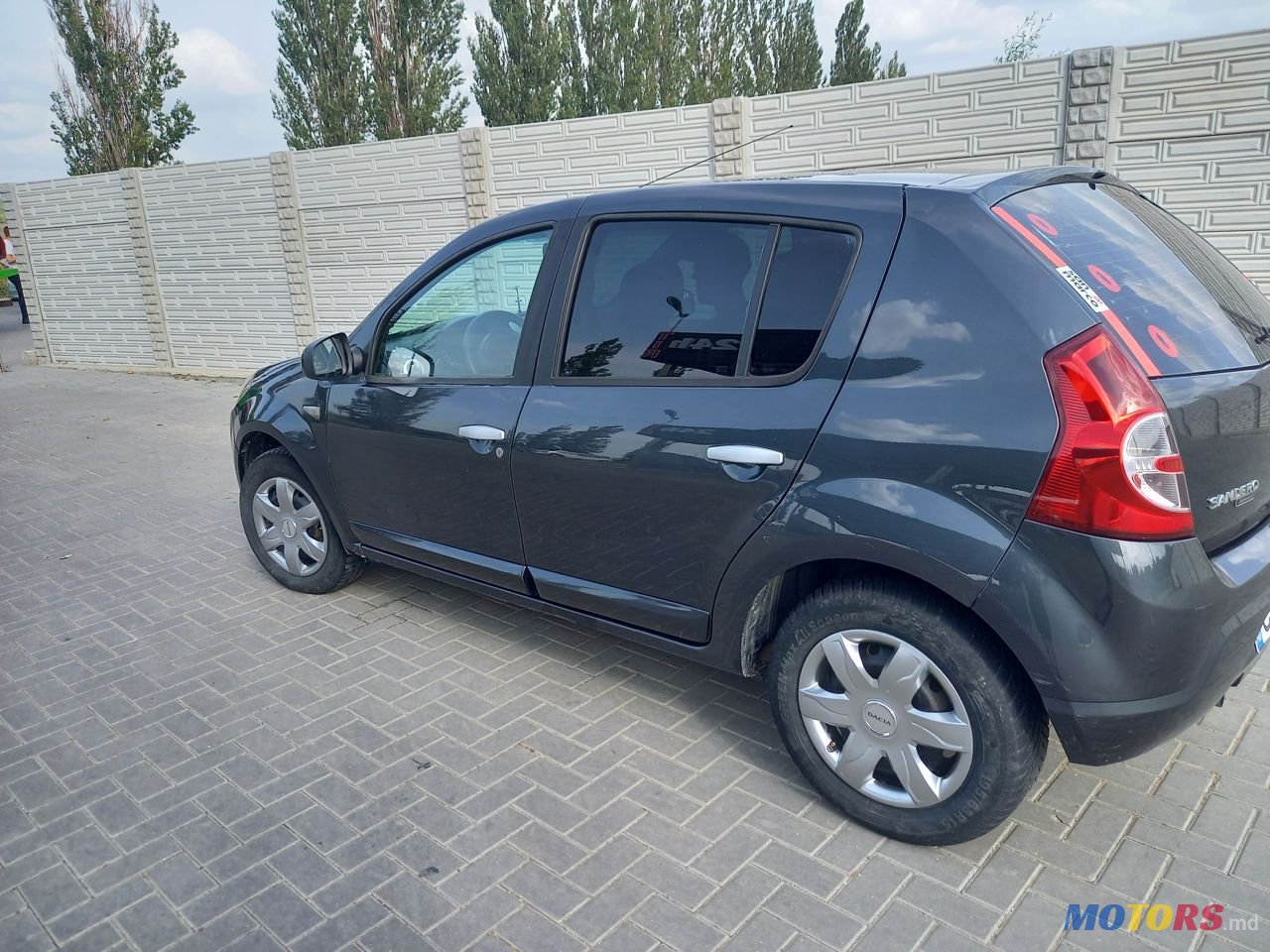 2008' Dacia Sandero photo #3