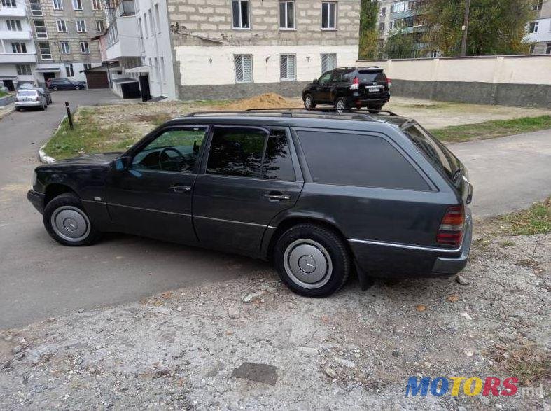 1995' Mercedes-Benz 124 photo #1