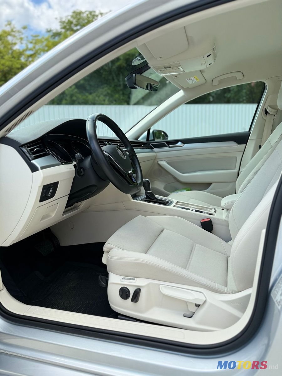 2019' Volkswagen Passat photo #5