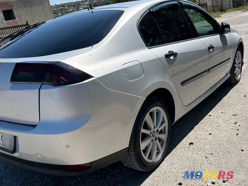 2010' Renault Laguna photo #4