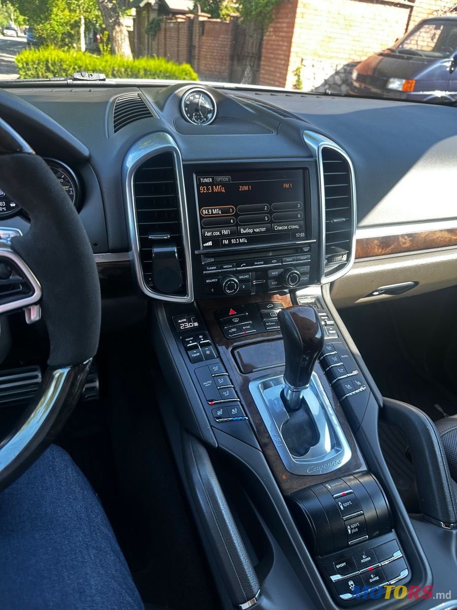 2014' Porsche Cayenne photo #6