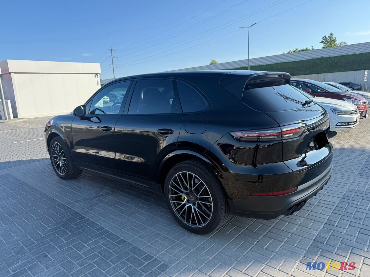 2021' Porsche Cayenne photo #6