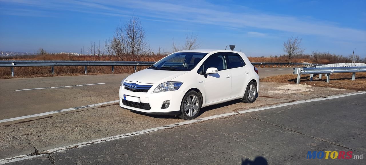 2012' Toyota Auris photo #2