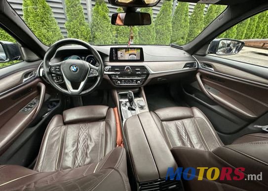 2017' BMW 5 Series photo #6
