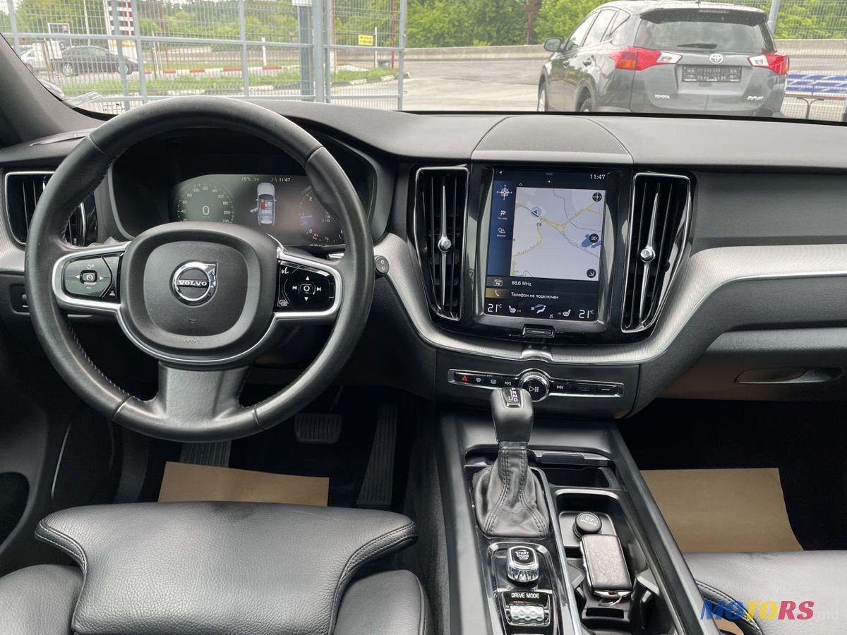 2017' Volvo XC60 photo #2