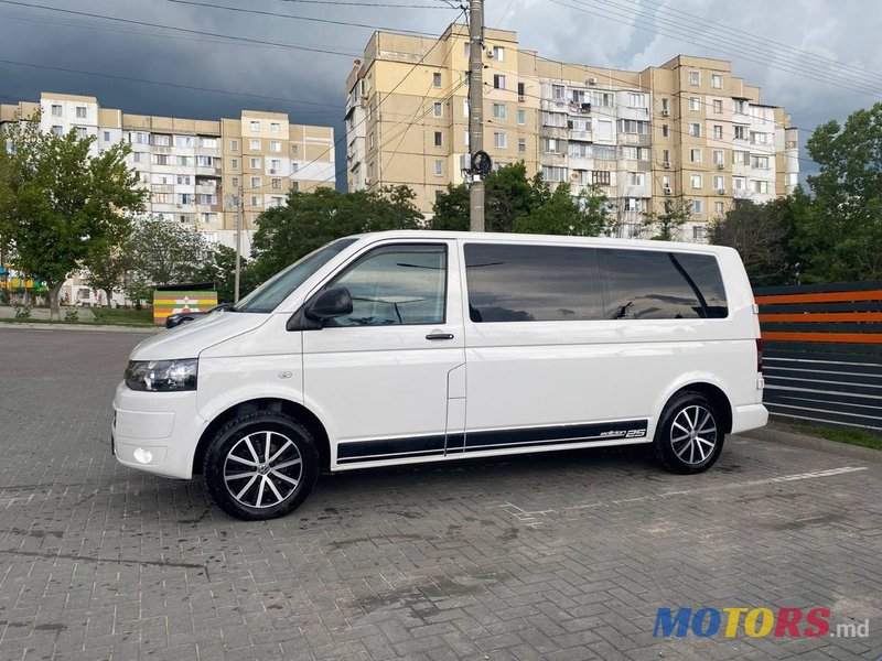 2014' Volkswagen Transporter photo #1