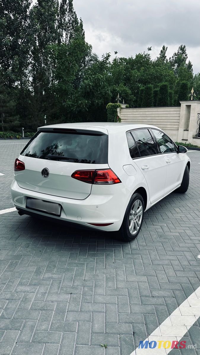 2012' Volkswagen Golf photo #4