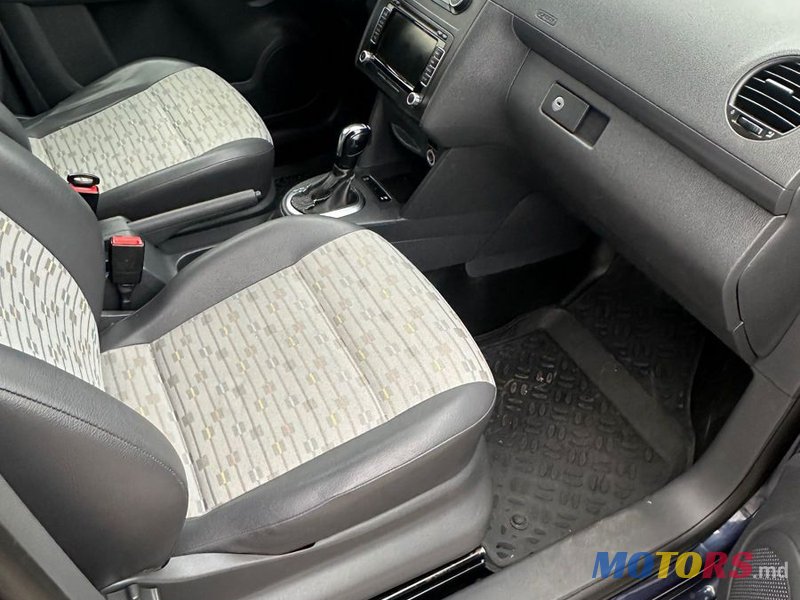 2015' Volkswagen Caddy photo #6