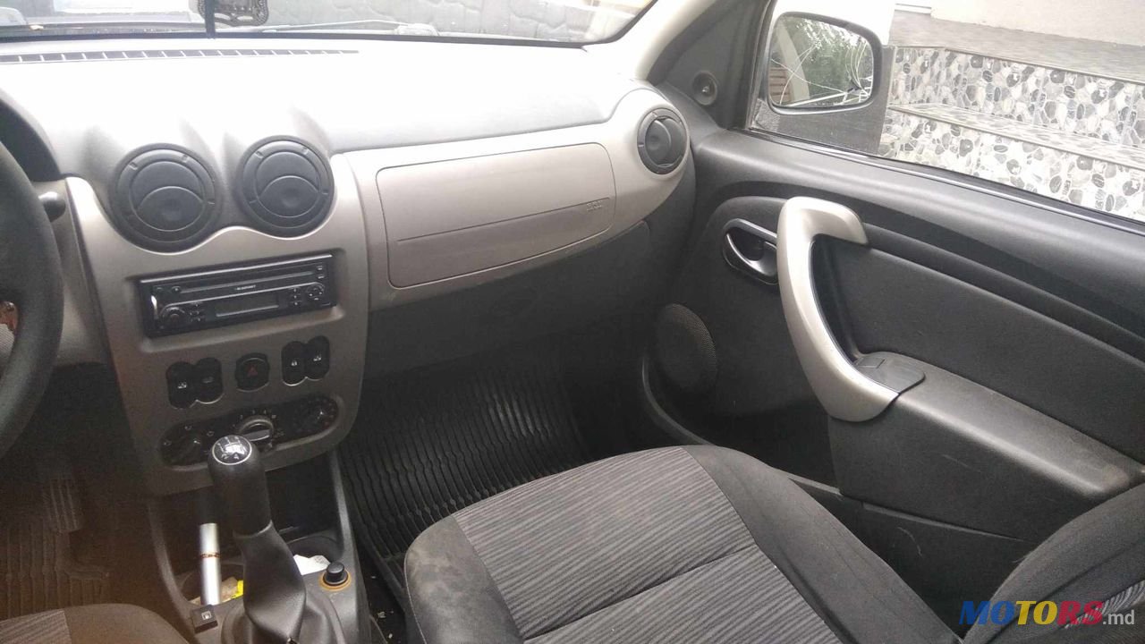 2008' Dacia Logan photo #6