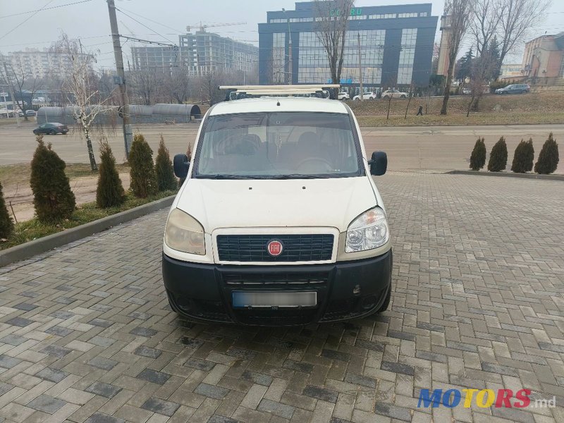 2009' Fiat Doblo photo #1
