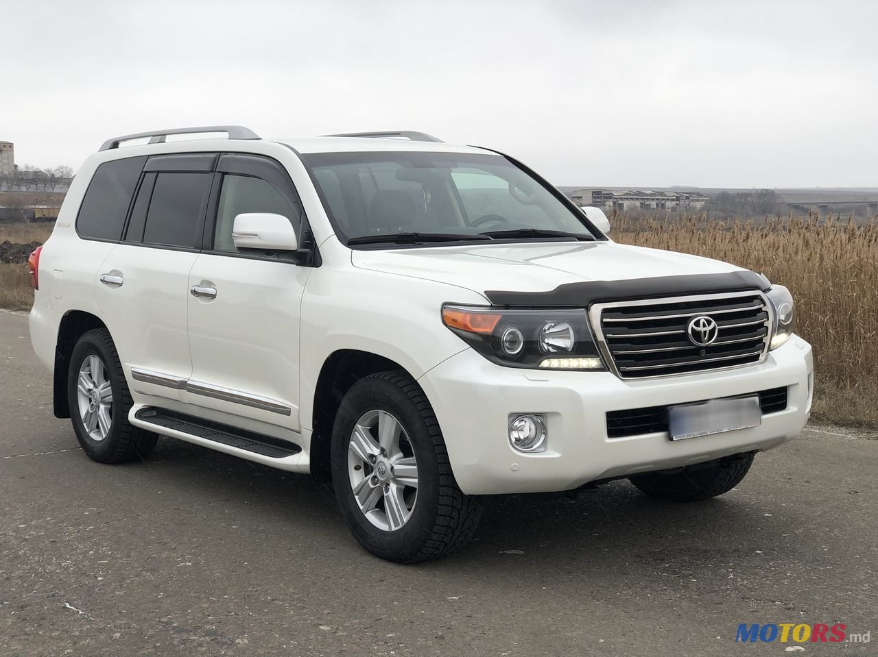 2014' Toyota Land Cruiser photo #3