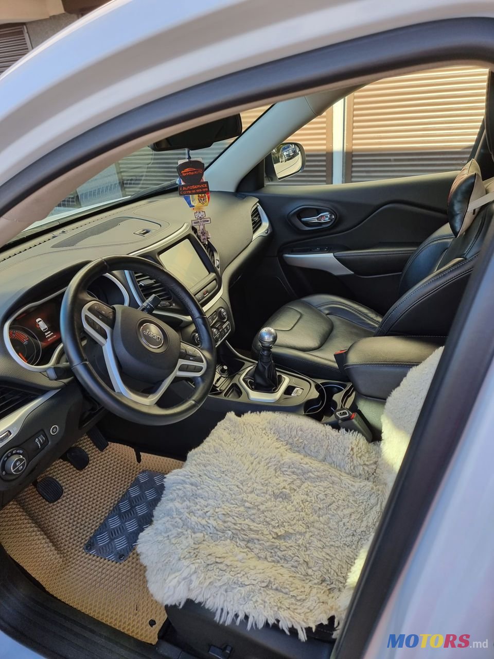 2016' Jeep Cherokee photo #4