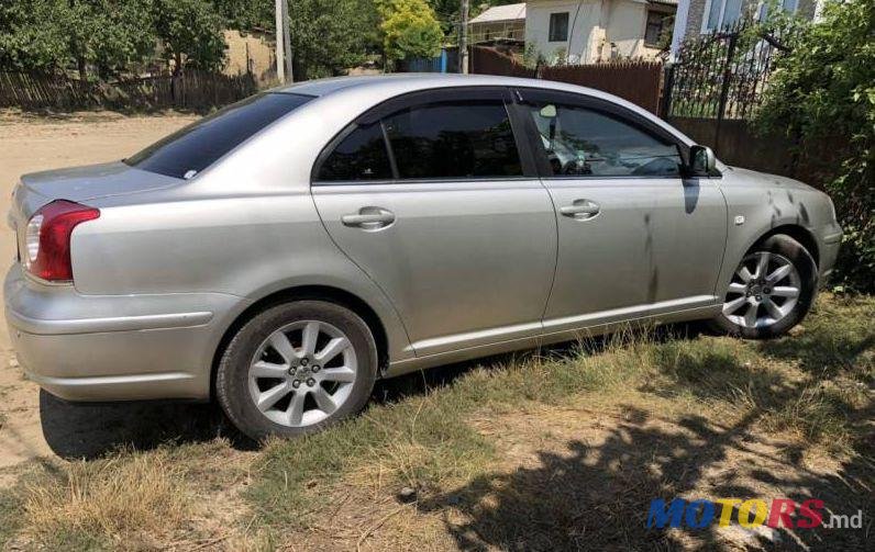 2004' Toyota Avensis photo #3
