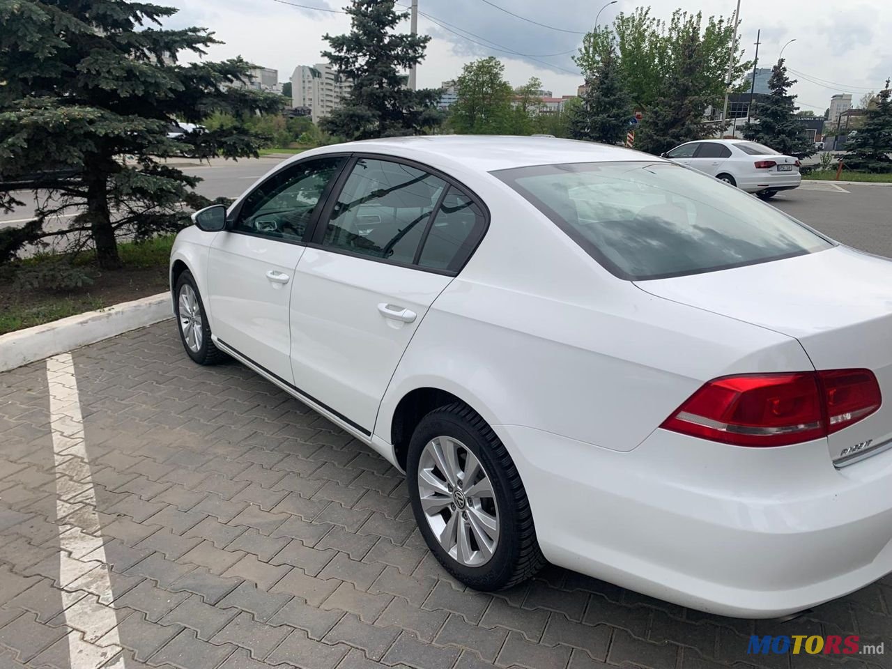 2013' Volkswagen Passat photo #5