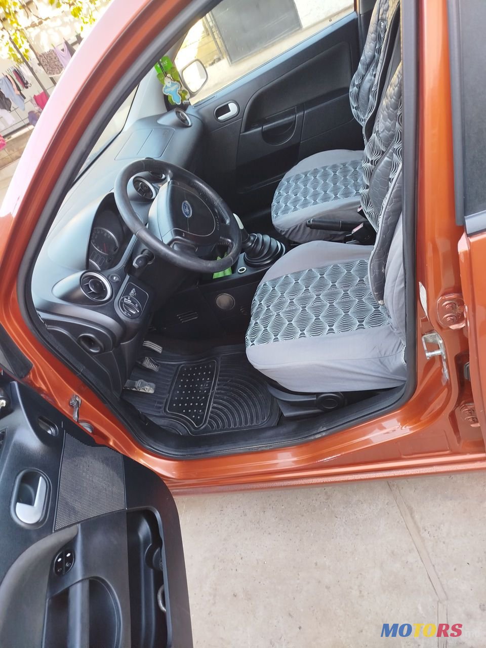 2004' Ford Fiesta photo #3