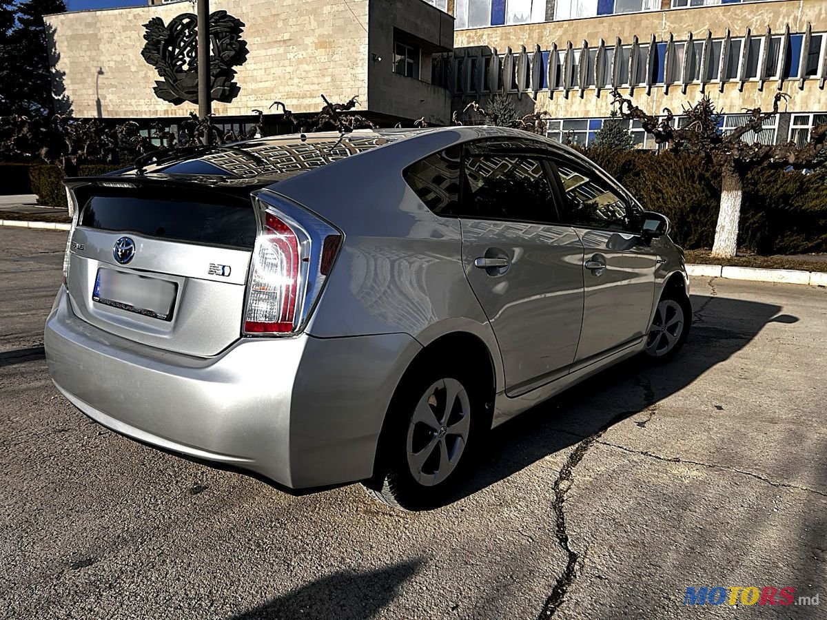 2013' Toyota Prius photo #2