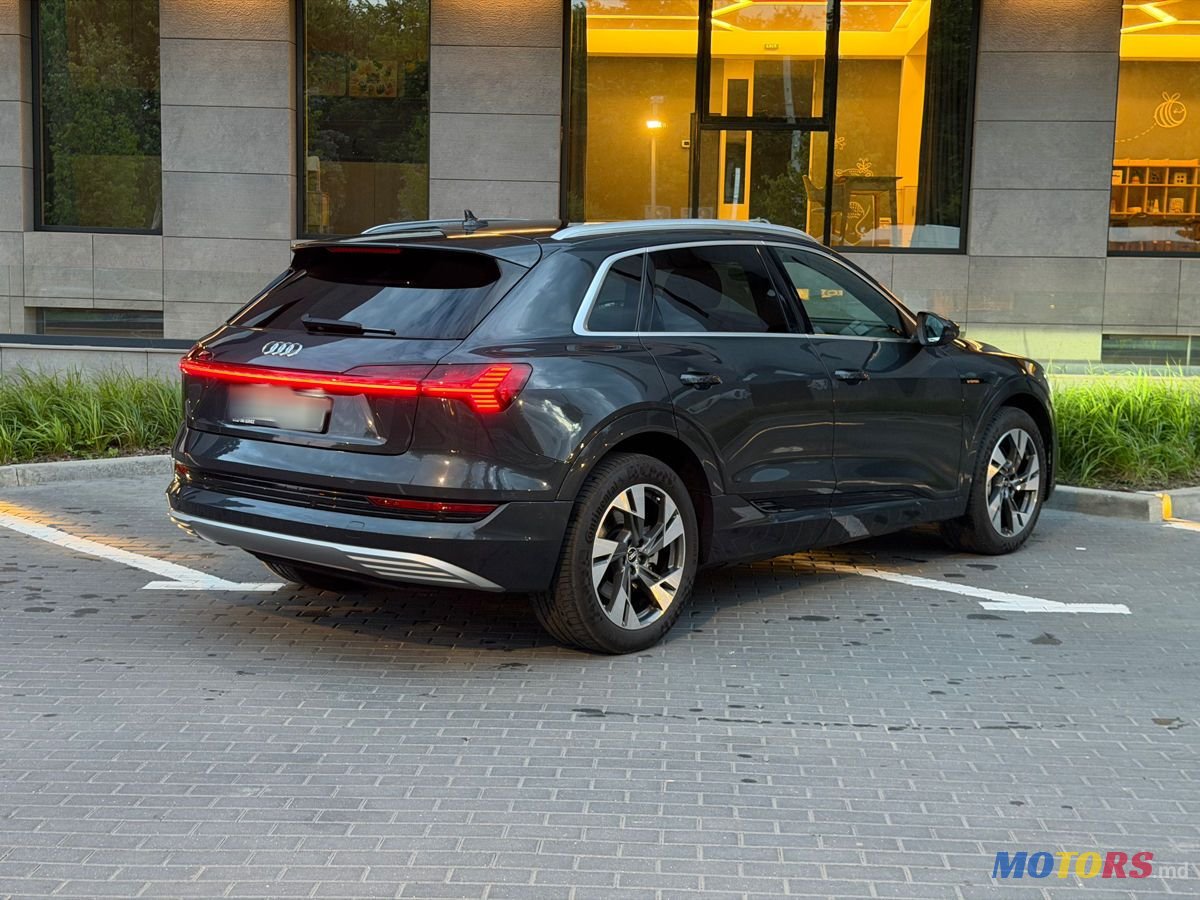 2020' Audi e-tron photo #6