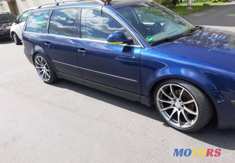 2005' Volkswagen Passat photo #1