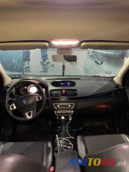 2011' Renault Megane photo #3