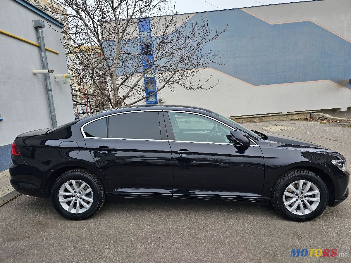 2017' Volkswagen Passat photo #3