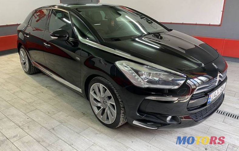 2012' Citroen DS5 photo #3