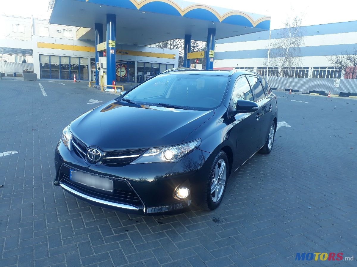 2014' Toyota Auris photo #1