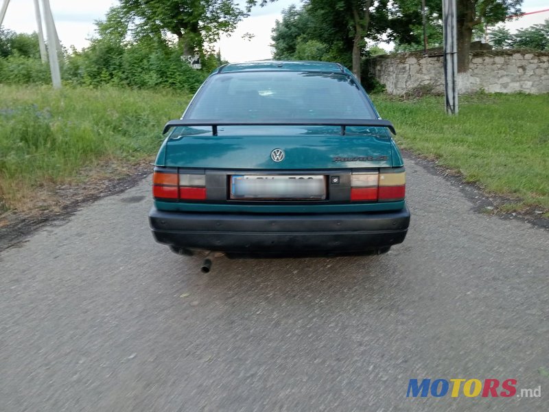 1992' Volkswagen Passat photo #4