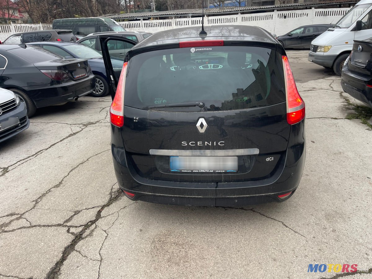 2010' Renault Grand Scenic photo #3