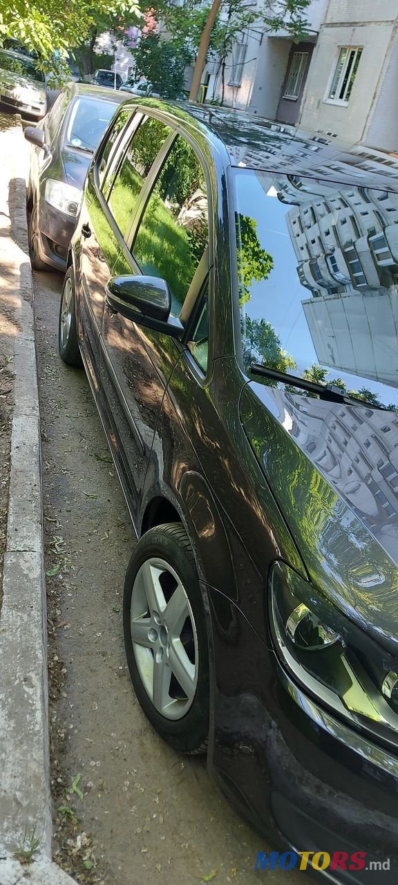 2015' Volkswagen Touran photo #3