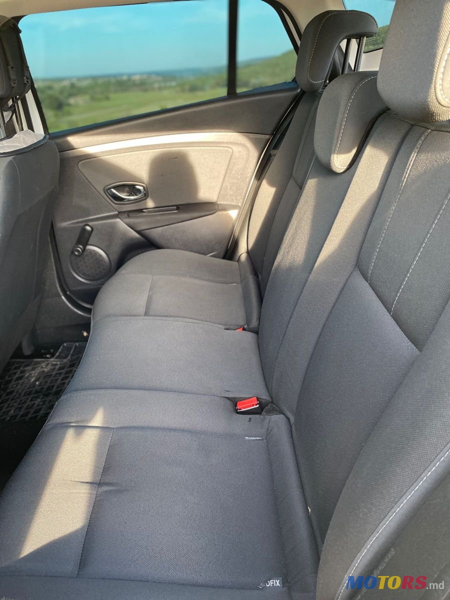 2012' Renault Megane photo #4