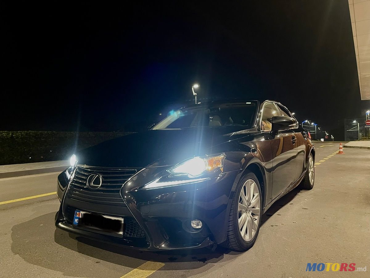 2016' Lexus Is Series photo #3