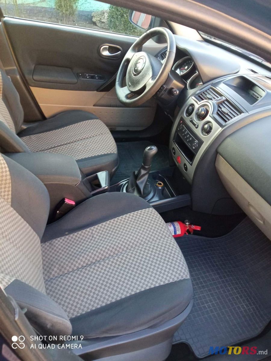 2004' Renault Megane photo #5
