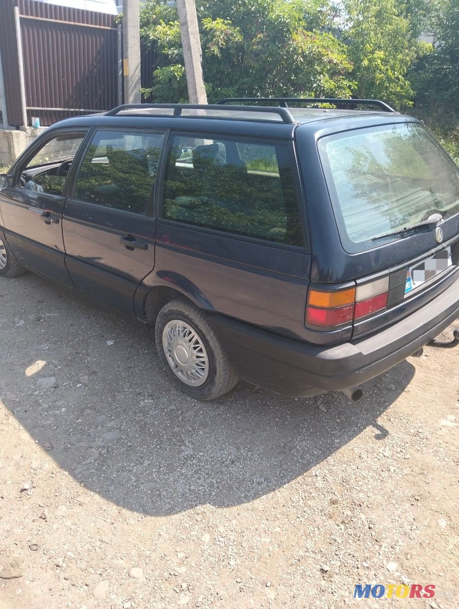 1993' Volkswagen Passat photo #3