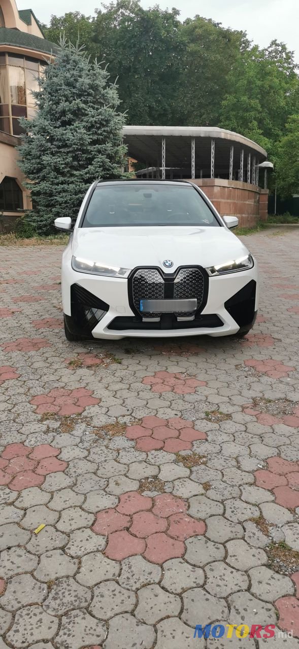 2021' BMW iX photo #3