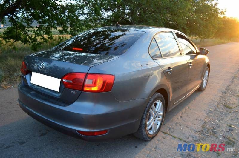 2011' Volkswagen Jetta photo #4