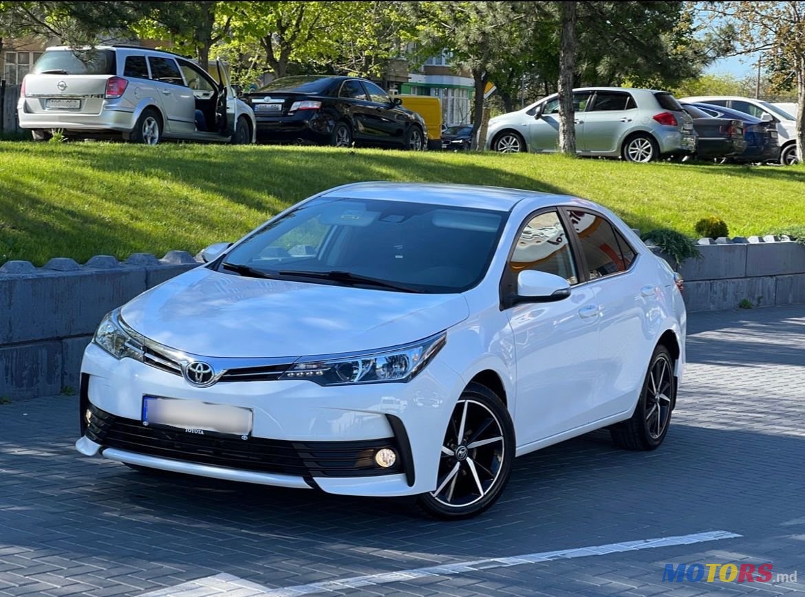 2018' Toyota Corolla photo #2