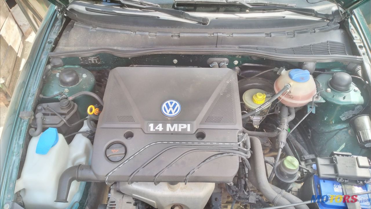 2001' Volkswagen Polo photo #6