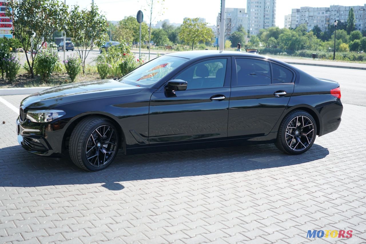 2017' BMW 5 Series photo #3