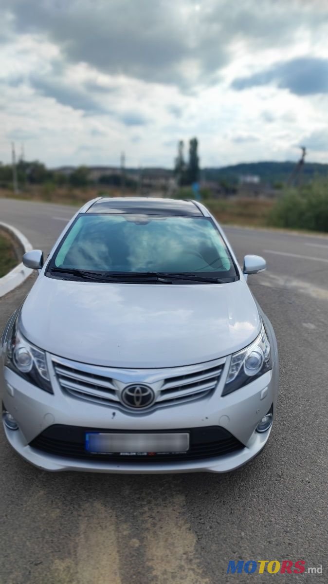2014' Toyota Avensis photo #4