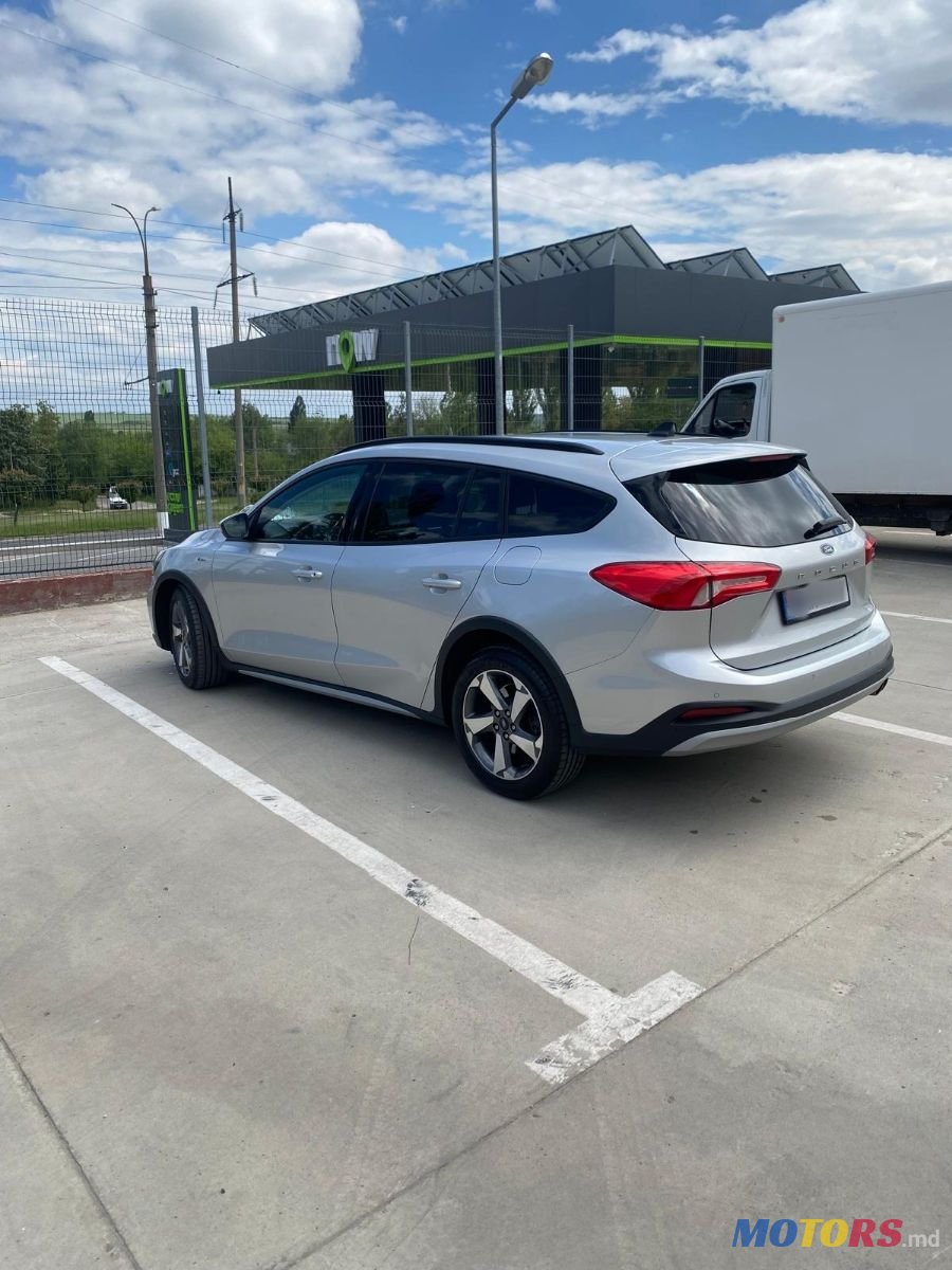 2020' Ford Focus photo #4