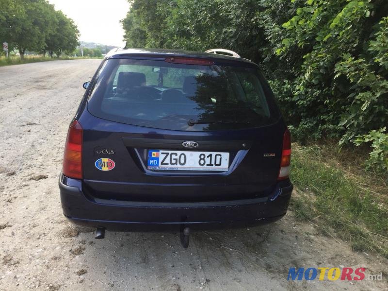 2001' Ford Focus photo #2